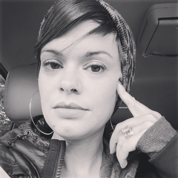 Meet your Posher, Ashley - Picture 7 of 7